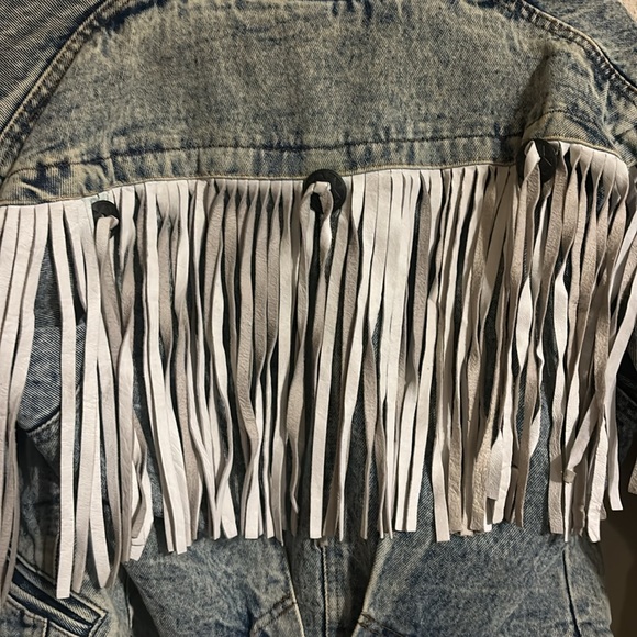 VTG Havoc Jean jacket with leather fringe size medium - Picture 9 of 9